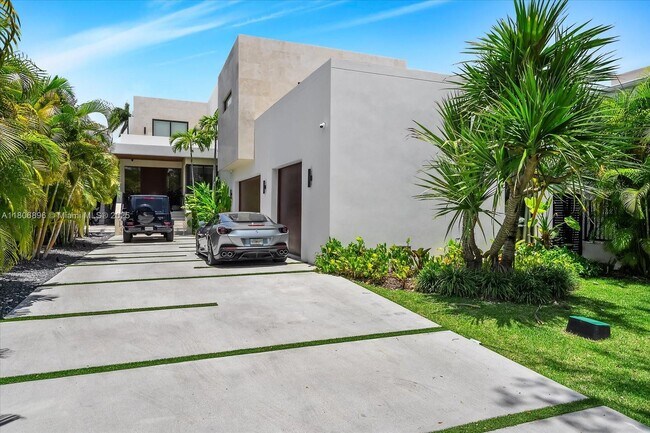 property at 715 NE 77th St