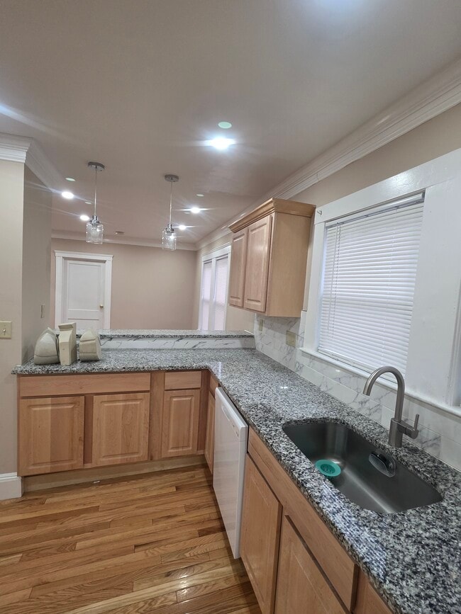 14 Vera St, Unit 2 in Boston, MA - Building Photo - Building Photo