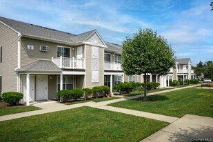 465 New Hwy in Copiague, NY - Building Photo