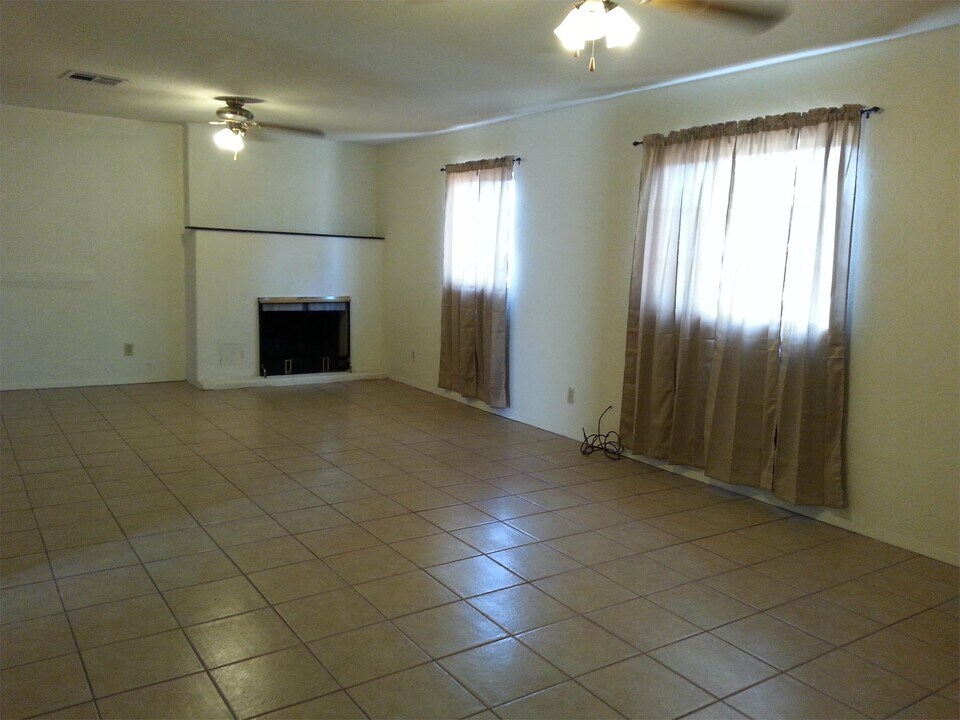 1435 Smith in Las Cruces, NM - Building Photo