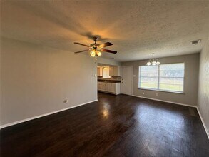 6335 Bellbrook Dr in Dallas, TX - Building Photo - Building Photo