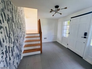 27 Meadowview Rd in Bernards, NJ - Building Photo - Building Photo