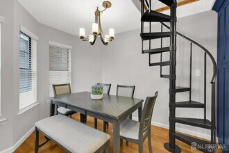 1111 Harbour Club Dr in Sayreville, NJ - Building Photo - Building Photo