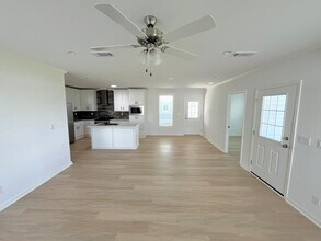 5656 Woodford St in Brooksville, FL - Building Photo - Building Photo