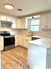654 East Ave in Pawtucket, RI - Building Photo - Building Photo