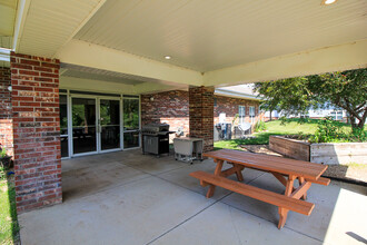 South Ridge Apartments in Bellevue, NE - Foto de edificio - Building Photo