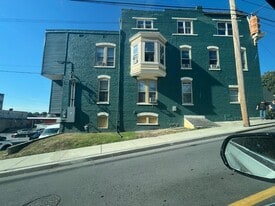 202 Summit Ave in Hagerstown, MD - Building Photo