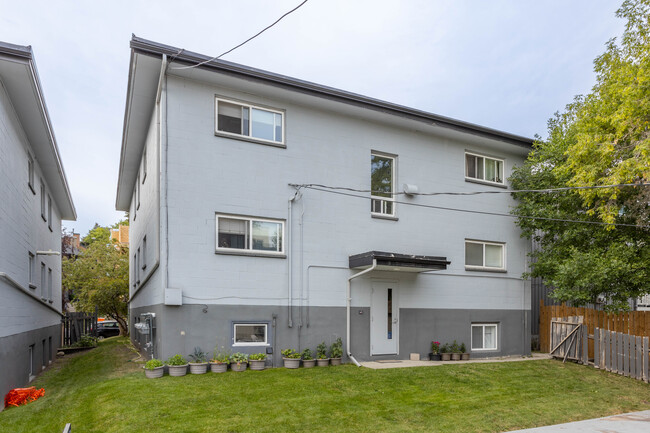 1908 28 Av SW in Calgary, AB - Building Photo - Building Photo