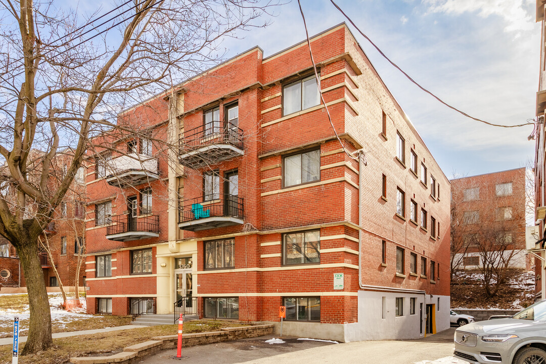 3760 De La Côte-Sainte-Catherine Ch in Montréal, QC - Building Photo