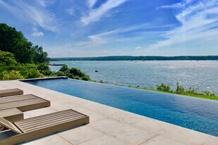 265 Three Mile Harbor Hog Creek Rd in East Hampton, NY - Building Photo