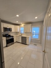 35 Phillips Ave in Stoughton, MA - Building Photo - Building Photo