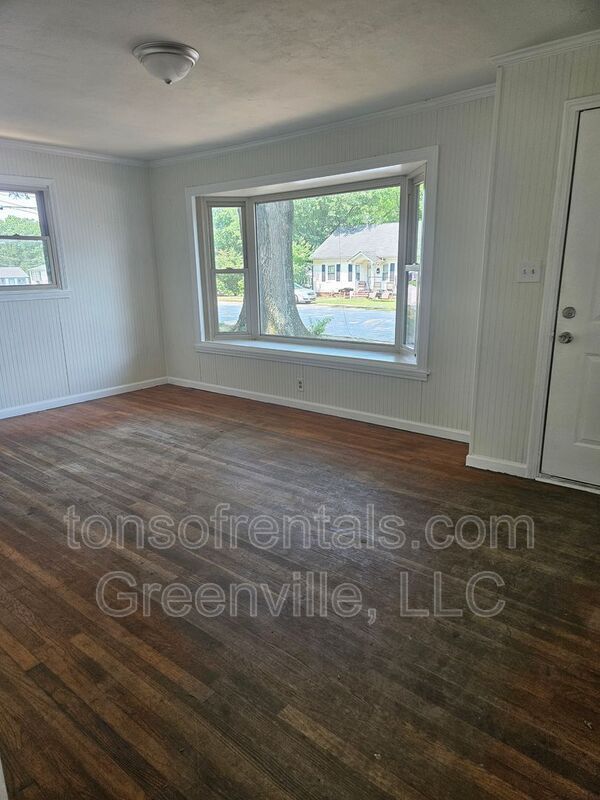 213 Dr M.L.K. Dr in Gaffney, SC - Foto de edificio - Building Photo