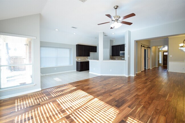 31 Rolling Ridge Ct in Conroe, TX - Building Photo - Building Photo