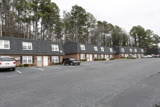 Calhoun Arms Apartments in Pendleton, SC - Building Photo - Building Photo