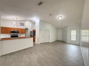 3718 Linsbury St in Orlando, FL - Foto de edificio - Building Photo