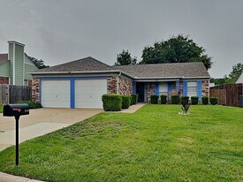 3800 Staghorn Cir S in Fort Worth, TX - Building Photo