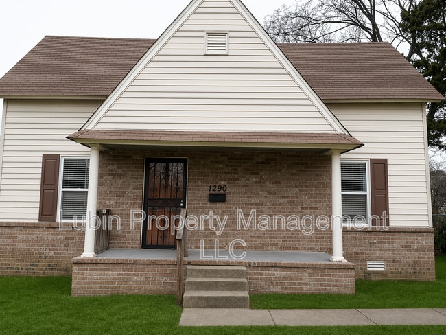 property at 1490 Dallas St