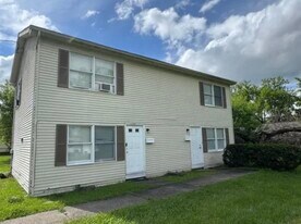 209 Endwell St, Unit Apt B in Johnson City, NY - Building Photo