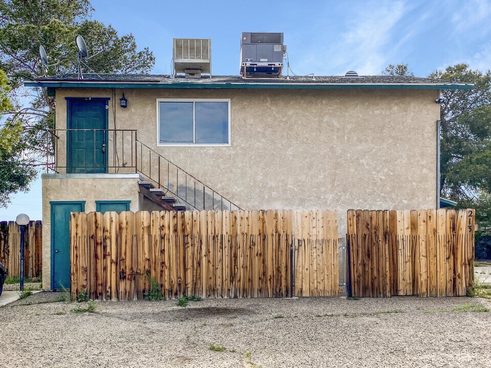 213 N Alvord St in Ridgecrest, CA - Building Photo