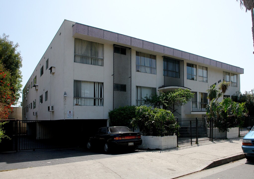Starlight Apartments in Los Angeles, CA - Foto de edificio