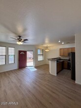 6710 E University Dr in Mesa, AZ - Foto de edificio - Building Photo