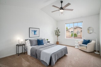 3002 W Elizabeth St, Unit # 2-F in Fort Collins, CO - Foto de edificio - Building Photo