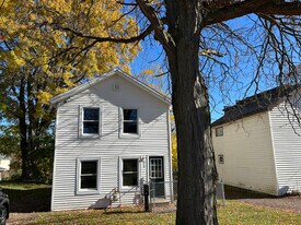 215 W 1st St S in Fulton, NY - Building Photo