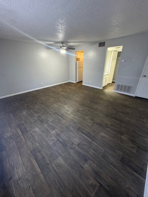 5220 Weber Rd in Corpus Christi, TX - Building Photo - Building Photo
