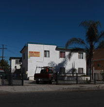 807 E 24th St in Los Angeles, CA - Building Photo - Building Photo