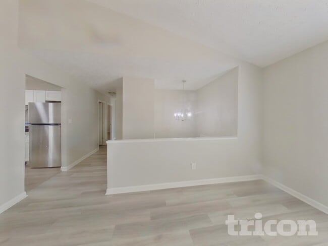 3090 Creel Rd in Atlanta, GA - Foto de edificio - Building Photo