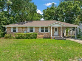 1220 Dexter Ave in Pensacola, FL - Building Photo