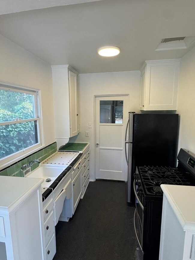 826 Maltman Ave in Los Angeles, CA - Building Photo - Building Photo