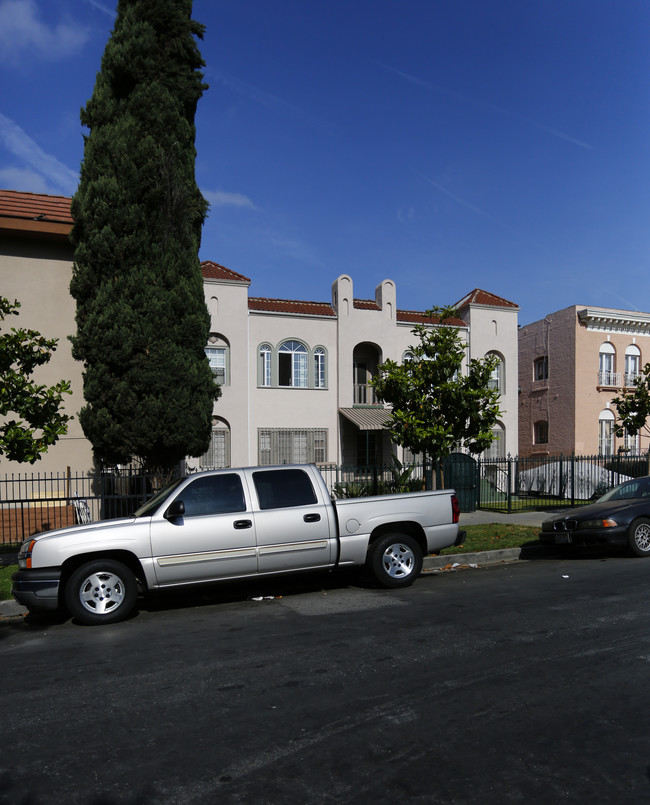 217 S Berendo St in Los Angeles, CA - Foto de edificio - Building Photo