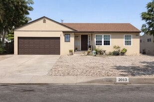 2013 W Porter Ave in Fullerton, CA - Building Photo
