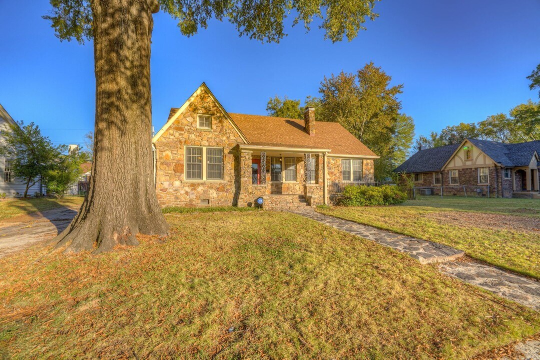 862 N Trezevant St in Memphis, TN - Building Photo