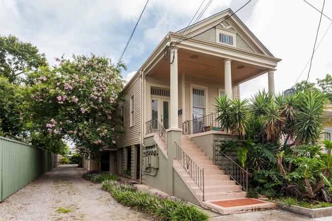 4625 Laurel St in New Orleans, LA - Building Photo - Building Photo