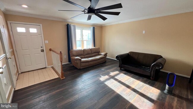 property at 3649 Dahlgren Pl