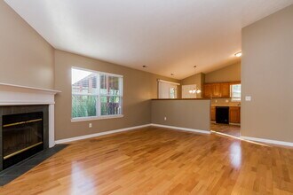 274 Glendale Ct in Avon, IN - Building Photo - Building Photo