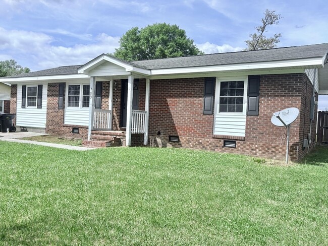 109 Sheffield Rd in Jacksonville, NC - Building Photo - Building Photo