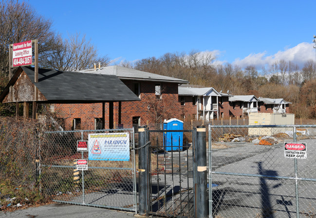 Village Apartments in Atlanta, GA - Building Photo - Building Photo