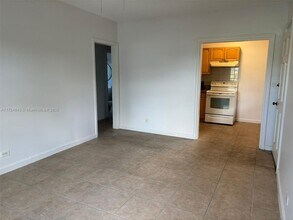 224 Conniston Rd-Unit -3 in West Palm Beach, FL - Building Photo - Building Photo