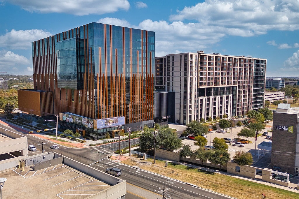 Solaris House at Uptown ATX in Austin, TX - Foto de edificio