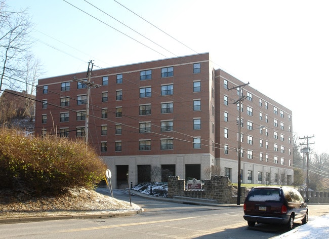 Alverno Apartments in Pittsburgh, PA - Building Photo - Building Photo