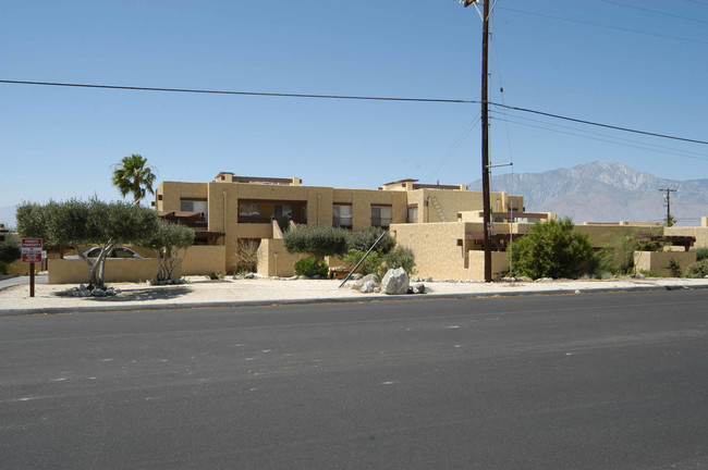 Casa Del Sol Apartments in Desert Hot Springs, CA - Foto de edificio - Building Photo