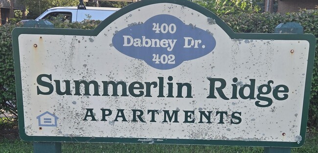 402 Dabney Dr in Lexington, KY - Building Photo - Building Photo