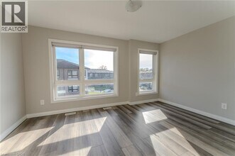 720 Grey St in Brantford, ON - Building Photo - Building Photo