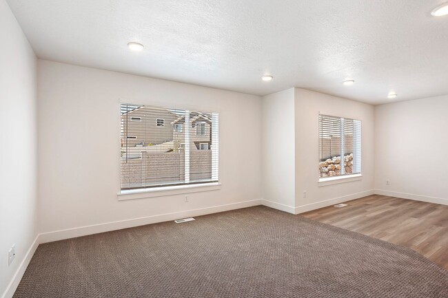 3102 N 1600 E in Layton, UT - Building Photo - Building Photo