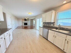 1930 N Berkshire Gardens CC Ln in Normal, IL - Building Photo - Building Photo