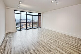 391 Palisade Ave in Jersey City, NJ - Building Photo - Building Photo