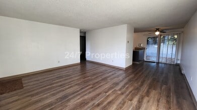 75 NW 15th St in Gresham, OR - Building Photo - Building Photo